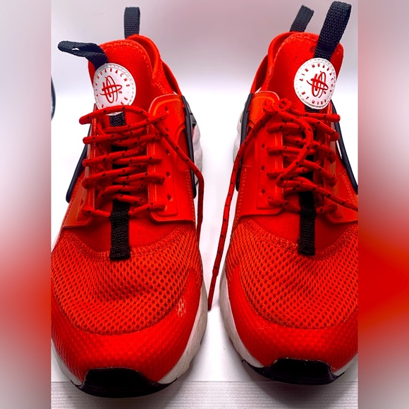 Size 5Y Nike Huaraches - Picture 2 of 4